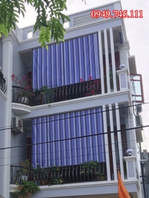 Bạt cuốn lò xo che nắng mưa tại Hà Nội
